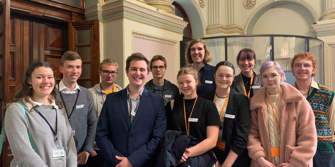Local MP Calls on Young Leaders for 2021 Youth Council