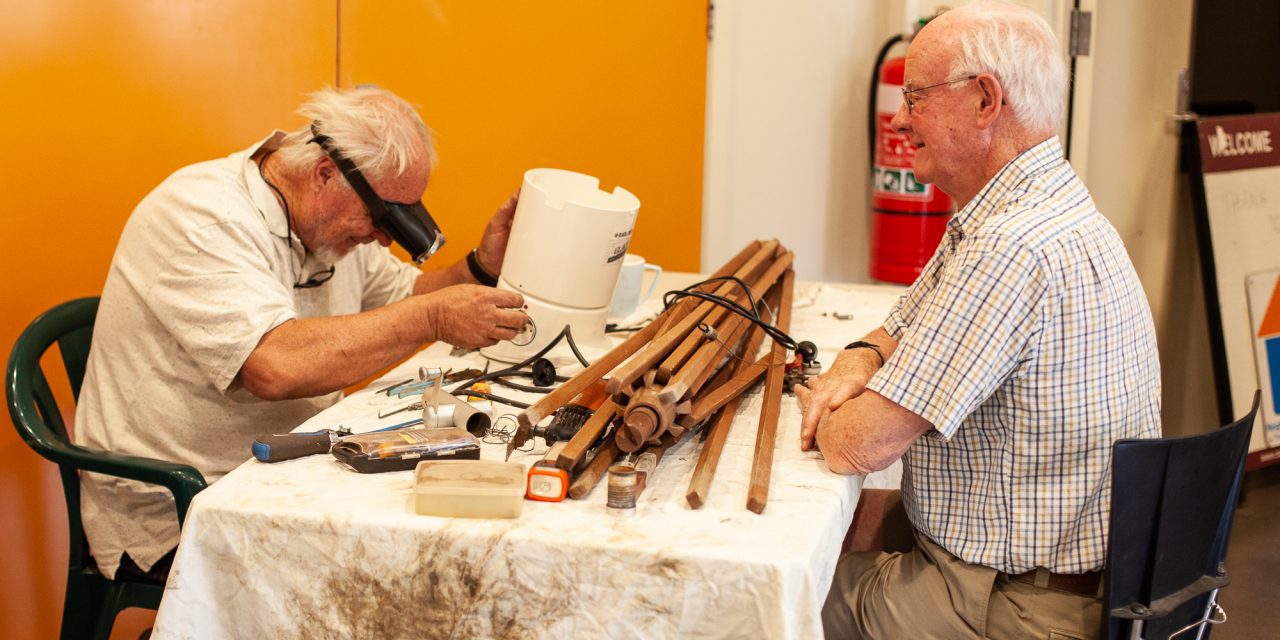 Daylesford Repair Café Goes to Glenlyon and Joins with Hepburn Seed Savers