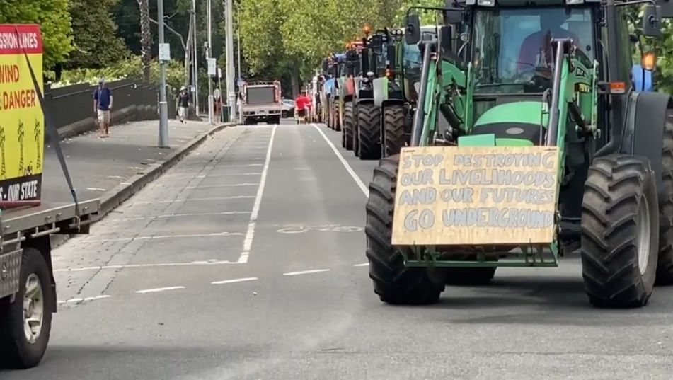 AusNet Protesters Take Their Case to Spring Street
