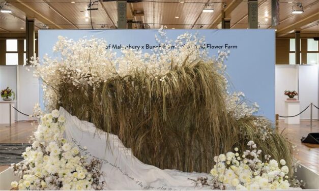Olivia Coutts receives Inaugural Florist Choice Award